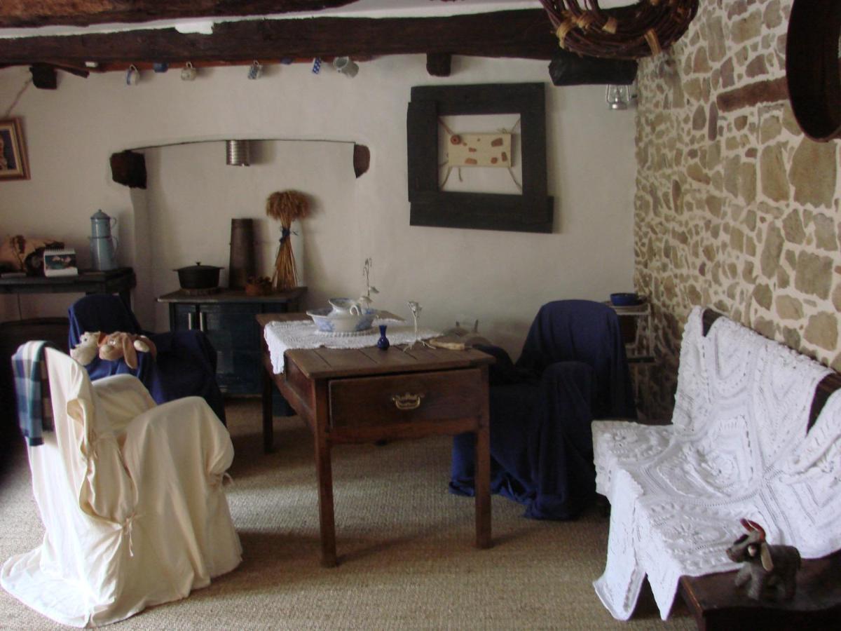 Chambre Jean'S Chez L'Habitant A 朗巴勒 外观 照片