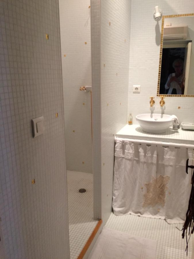 Chambre Jean'S Chez L'Habitant A 朗巴勒 外观 照片