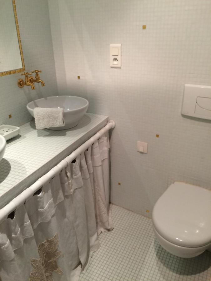Chambre Jean'S Chez L'Habitant A 朗巴勒 外观 照片